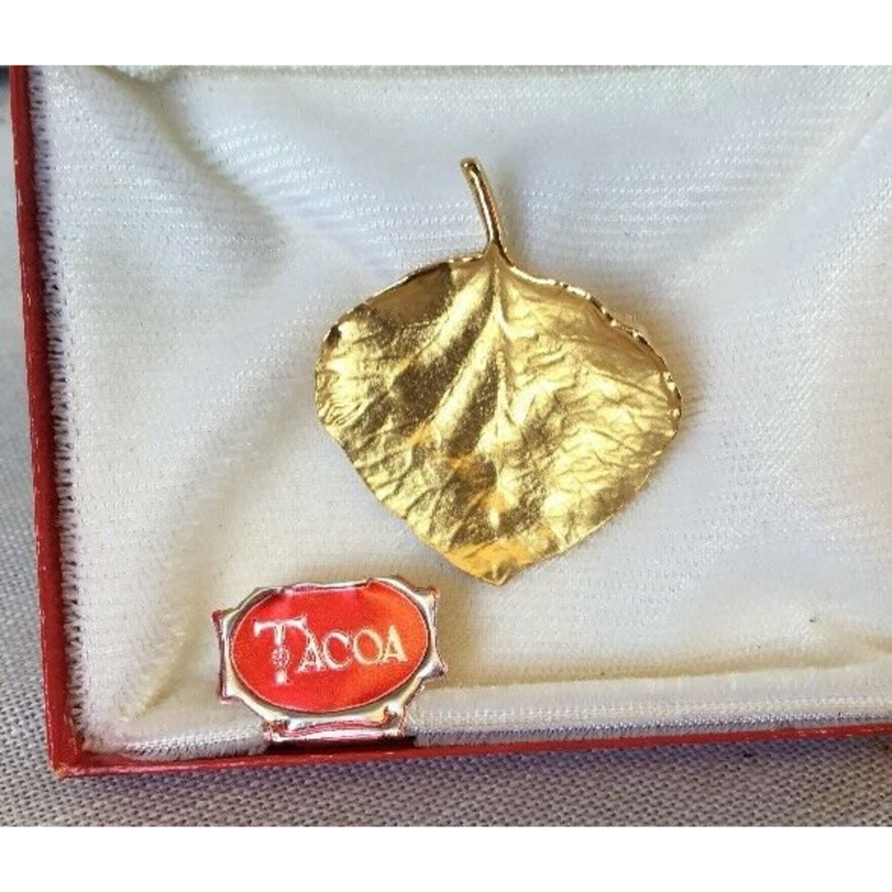 Tacoa Gold Tone Leaf Brooch Pin in Box Vintage